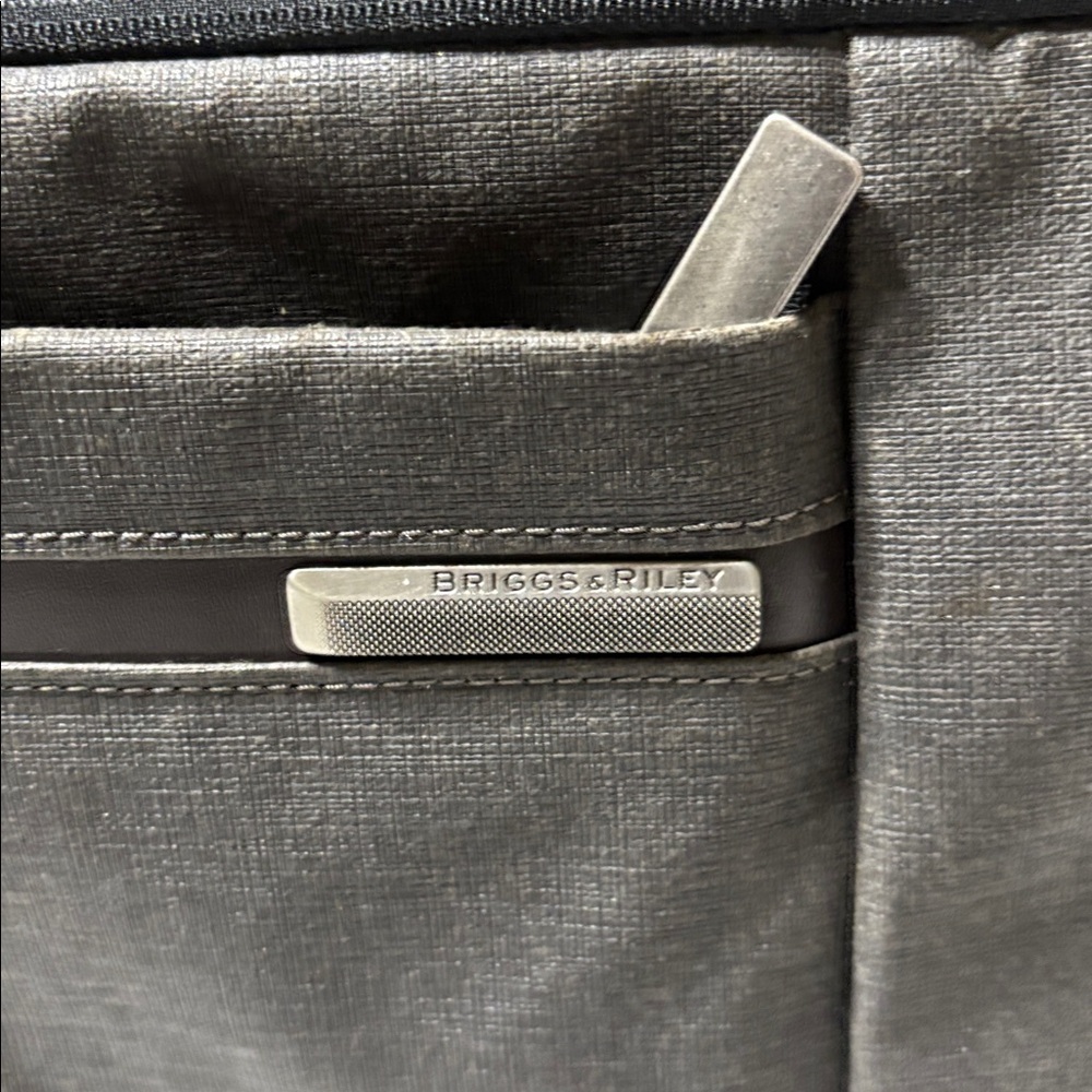 Briggs & Riley kinzie street cabin bag. EUC - Picture 10 of 10